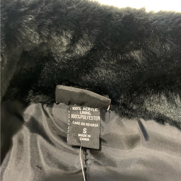 Newyork & Company Faux Fur Vest - Picture 4 of 4